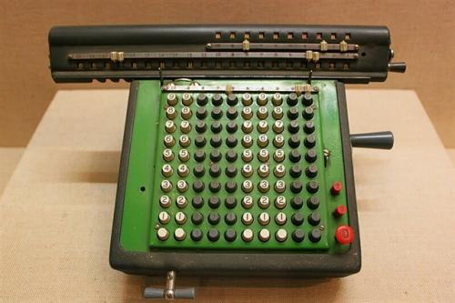 清朝皇帝计算机,康熙手摇计算器