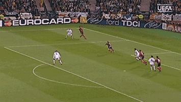 哥劝你踢球要潇洒!21世纪足坛三大潇洒哥