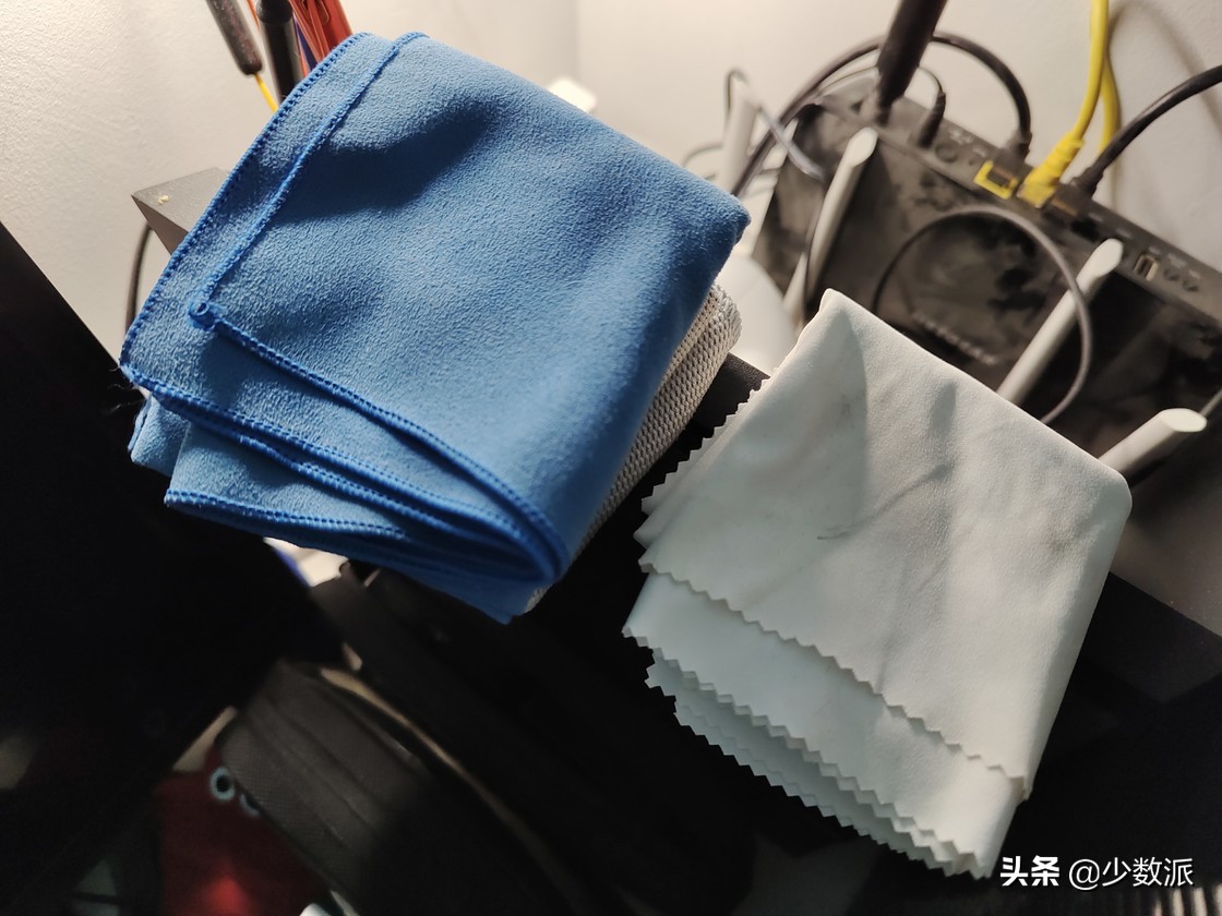 这也许是设备最多的桌面？我的「实用主义器材派」桌面分享