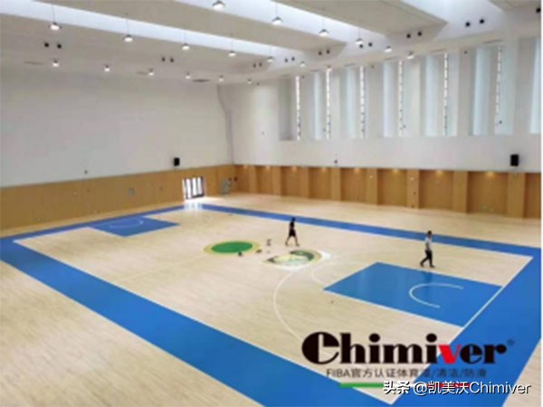 篮球馆木地板铺设过程,木地板球馆推荐