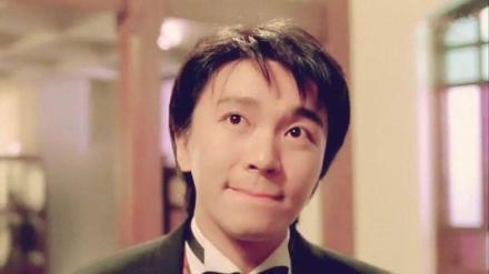 他不被人喜欢，只有周星驰觉得他是天才，他演戏周星驰从不喊卡