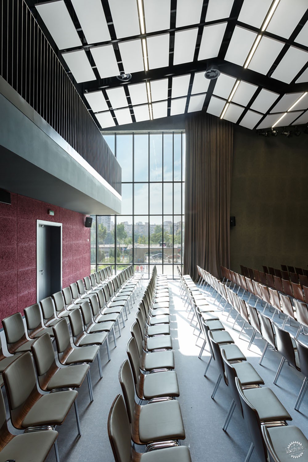 斑斓世界中的一抹白——基辅GymnasiumА+学校