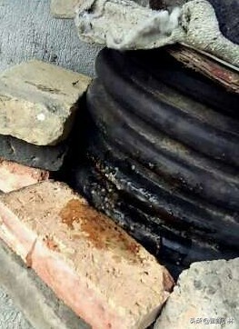 网上卖的诱蜂水很香,蜂蜡和诱蜂水哪个好用