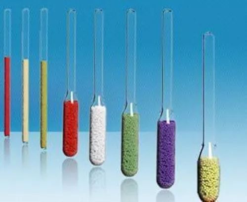 口红吃多会中毒吗,涂口红亲嘴会不会中毒