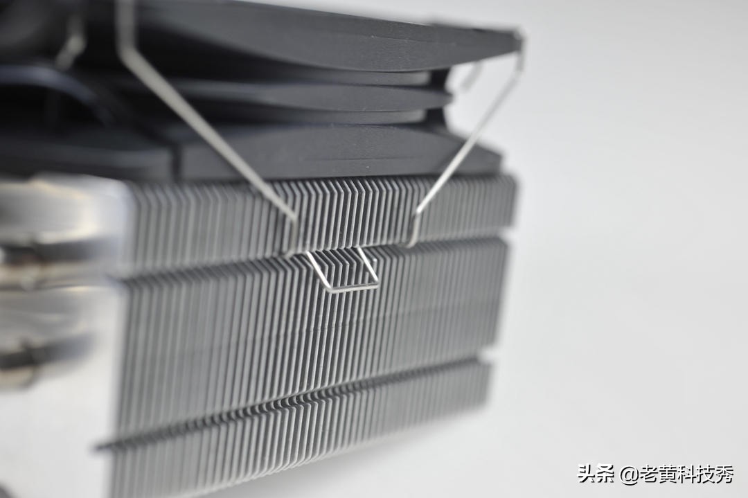 百元出头的散热号称能压5.0G的i7？我测完差点笑出声