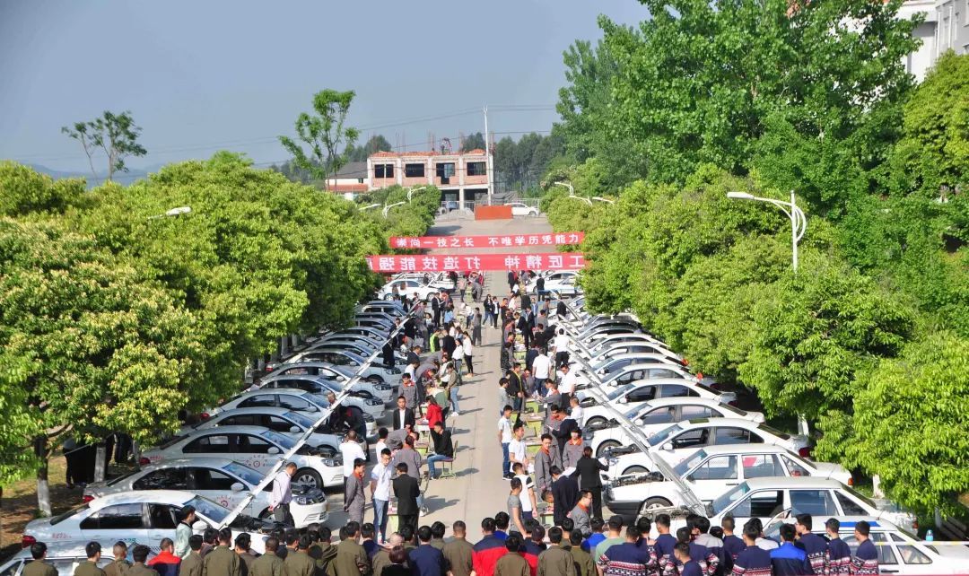 国家级汽车实训基地四川汽车职业技术学院为学习就业保驾护航