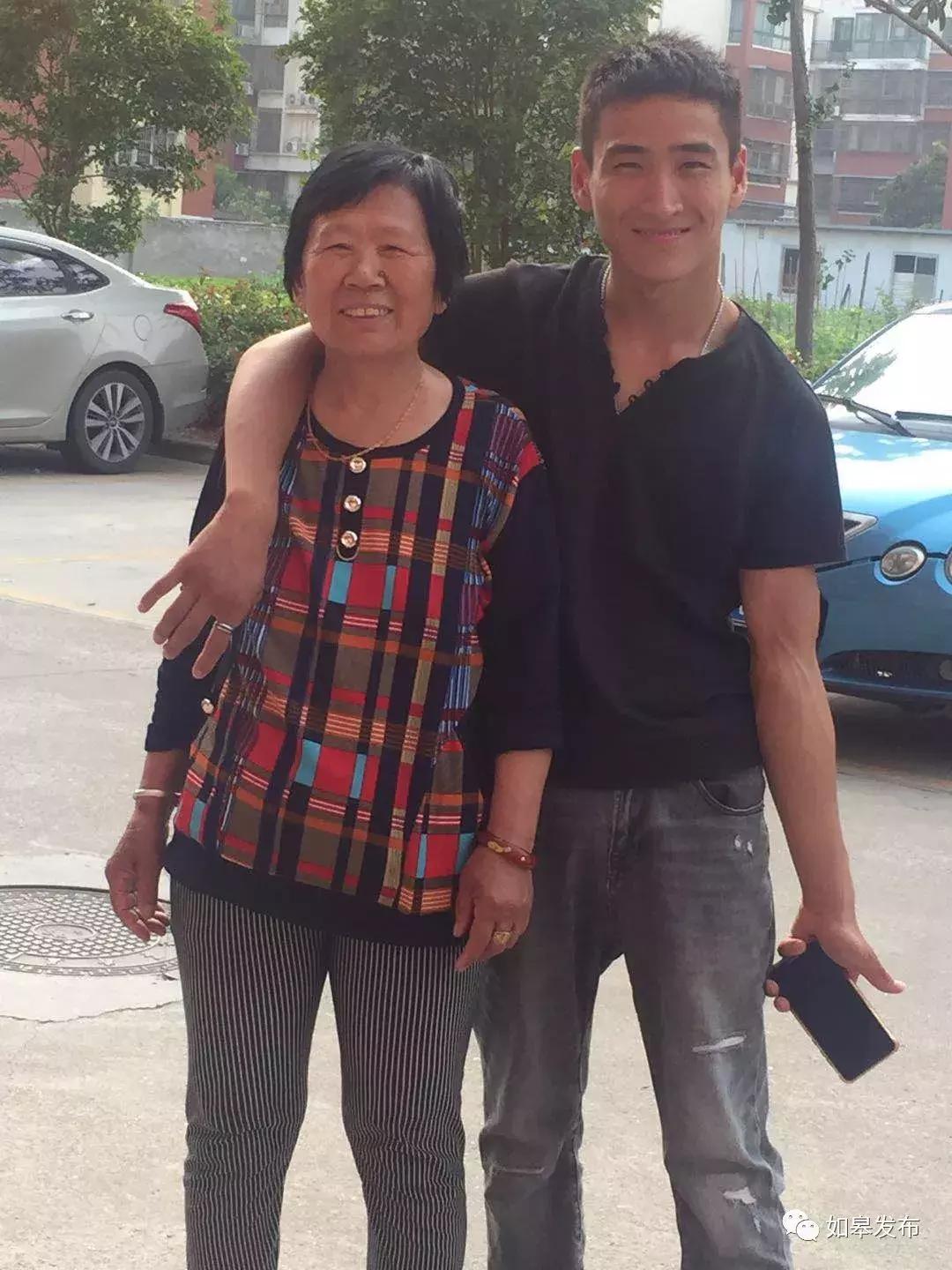 世界以痛吻我而我却报之以歌原文,如皋解忧杂货铺店在哪里