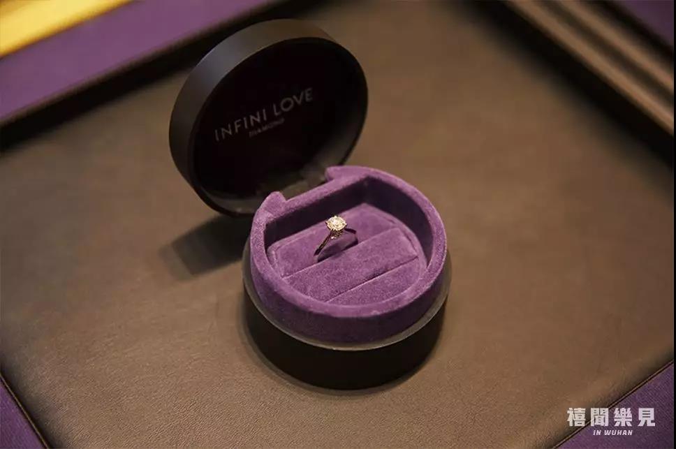 我膨胀了，在武商世贸广场的黄金珠宝手表区逛痴了迷