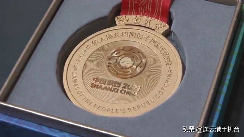 港城女排四连冠,排球女将夺冠