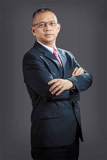 他15岁考上大学，带领团队填补国内空白、打破垄断，曾致美法两家企业破产