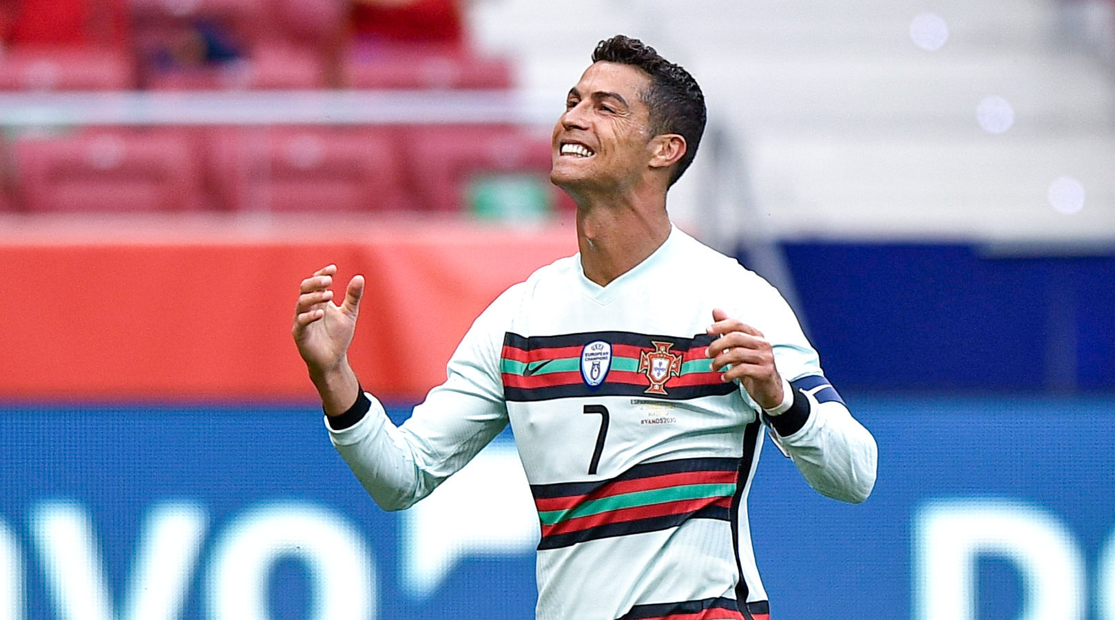 c罗皇马时期泡面头紫色球衣,c罗2017年欧冠决赛泡面头