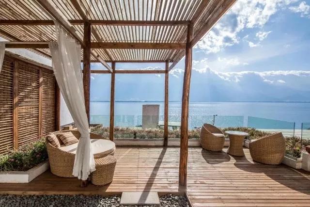 慢综艺之光拒绝剧本测评数十家“顶级”民宿，第一期就是浮云牧场