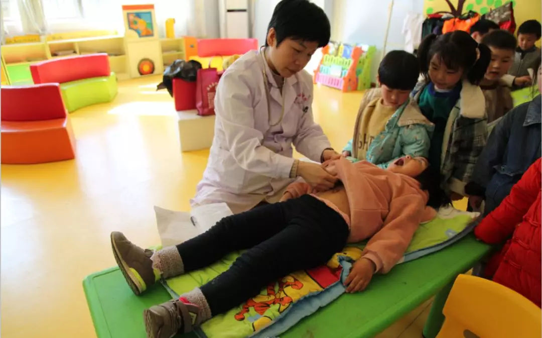 关爱儿童健康行,健康教育儿童日常保健知识