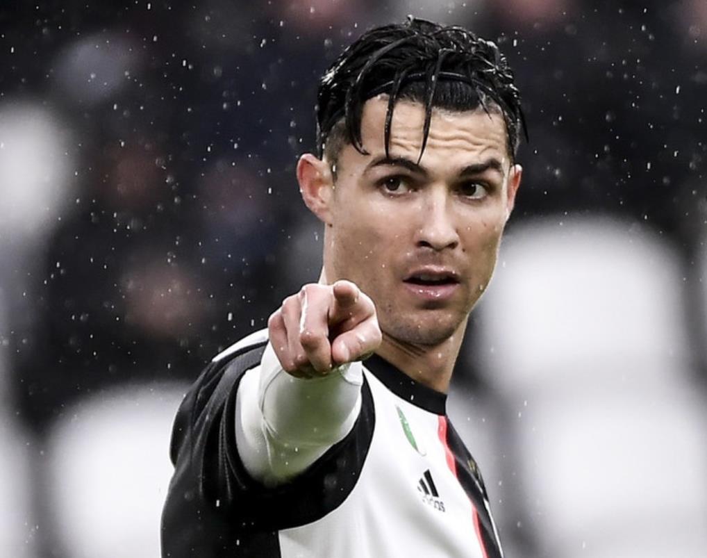 皇马逆转巴黎梅西球迷反应,巴萨对阵皇马梅西和c罗