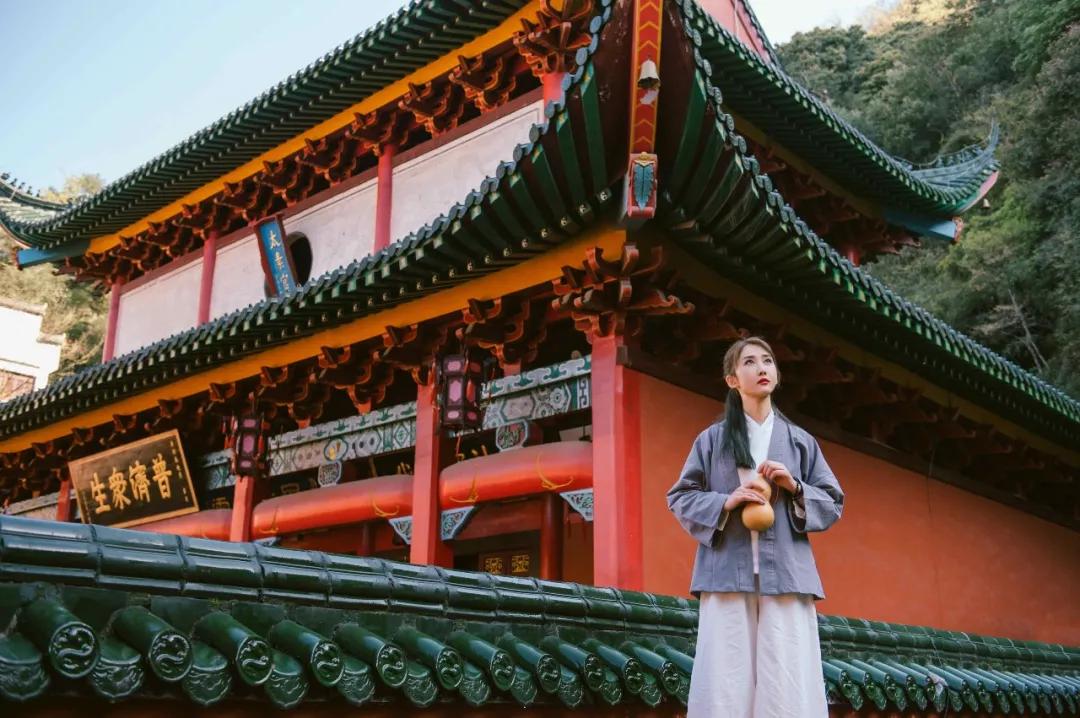 山顶云海自驾游,云海日出露营自驾游攻略