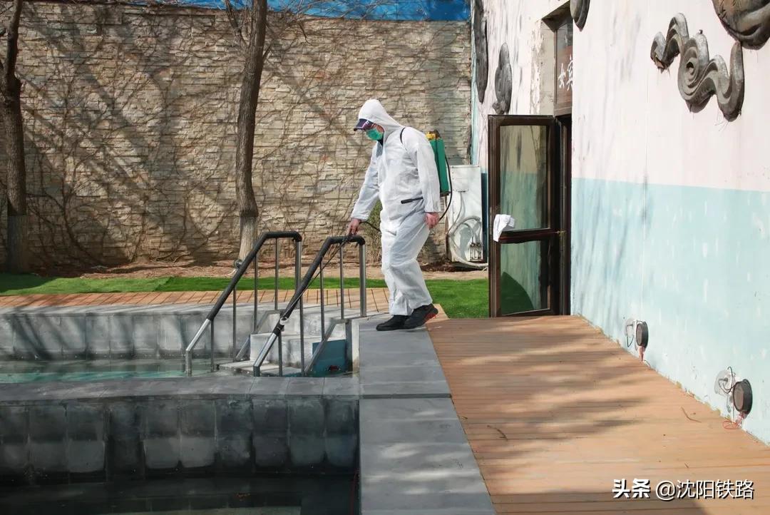 这个季节很适合泡温泉,到五龙背泡温泉放松一下心情