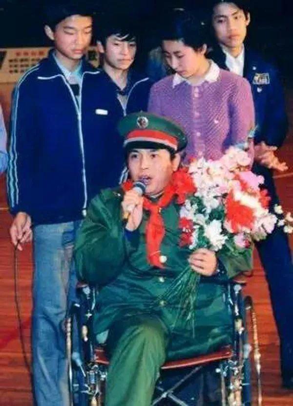 33年前，英雄徐良凭《血染的风采》家喻户晓，他现在怎么样了？