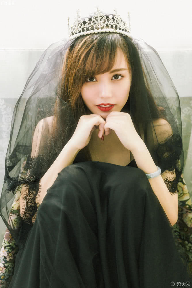 黑裙神秘复古风写真,韩系轻复古写真