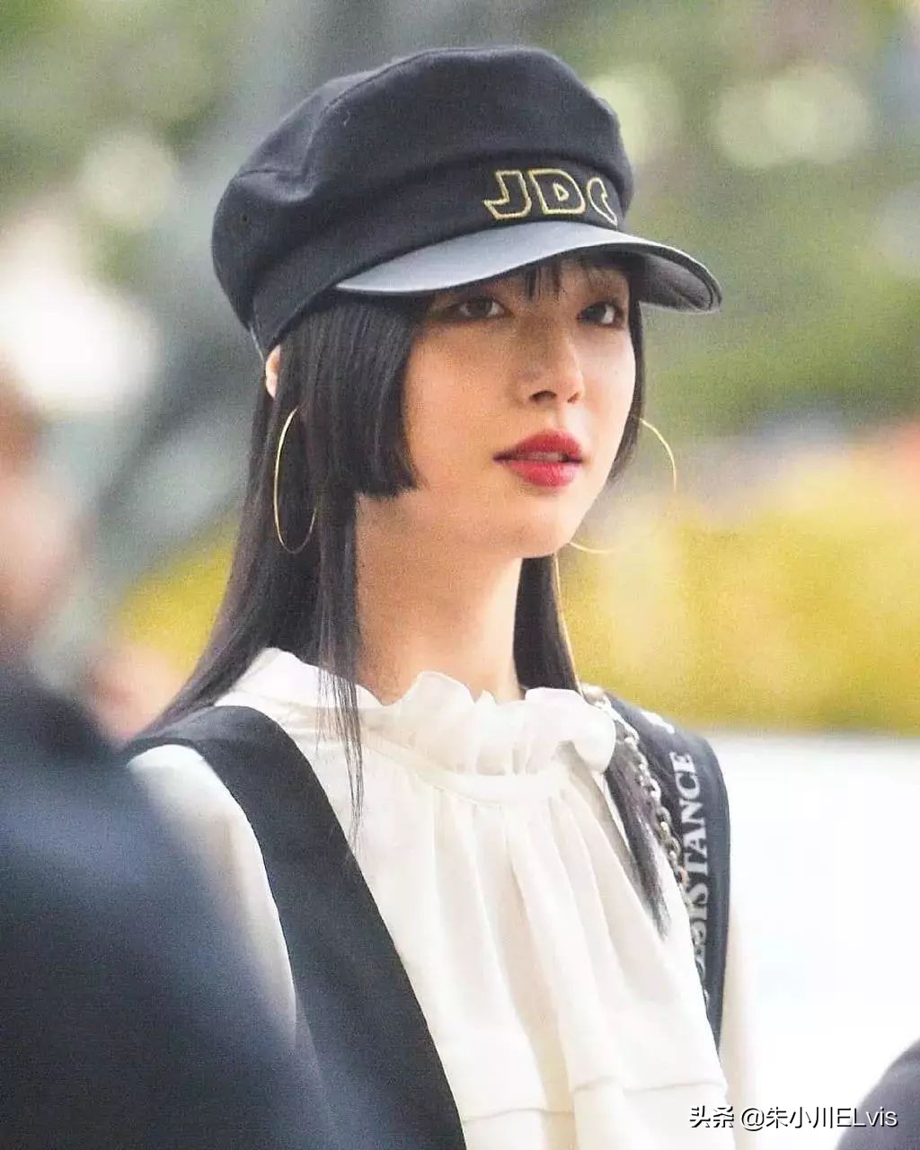 崔雪莉直播头发蓬松貌美依旧,崔雪莉头发浓密