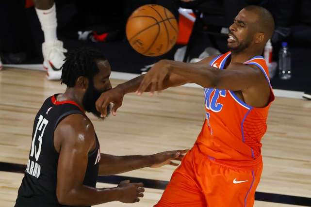 “红队裆部”成靶子3次被偷桃！浓眉被罚，勇士73胜踢蛋占便宜