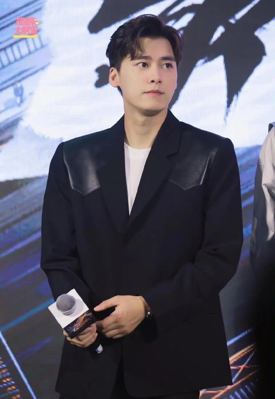 赵又廷问秦霄贤听说你喜欢我老婆,赵又廷遇到秦霄贤