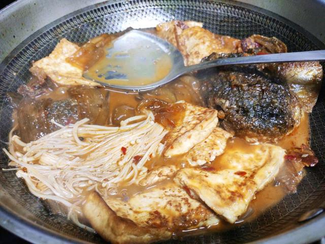 家常鱼头炖豆腐做法大全,鱼头炖豆腐的家常做法有哪些窍门