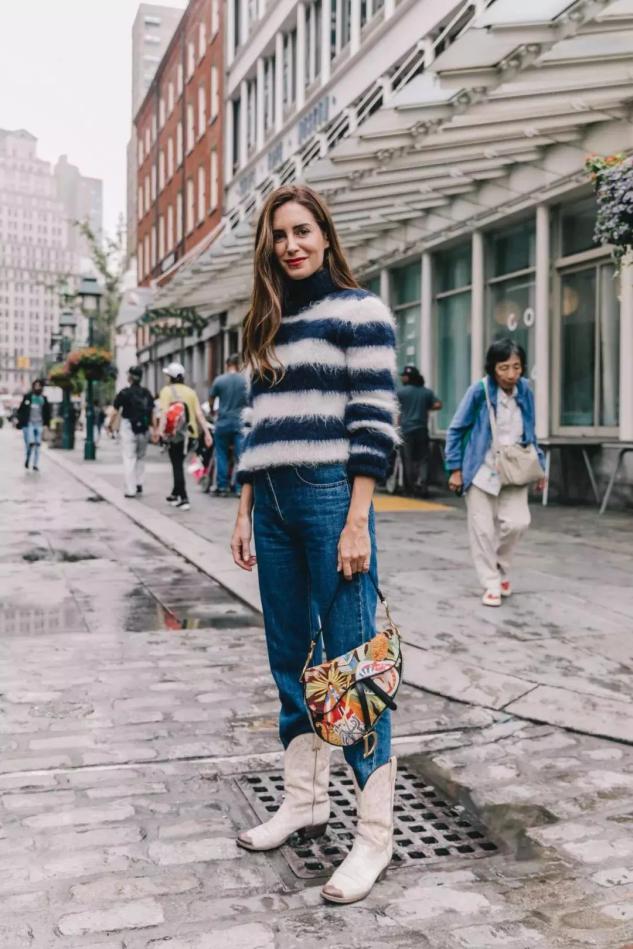 小黑靴早已过时,今年流行穿“平头靴”,小个女生穿显瘦又显高