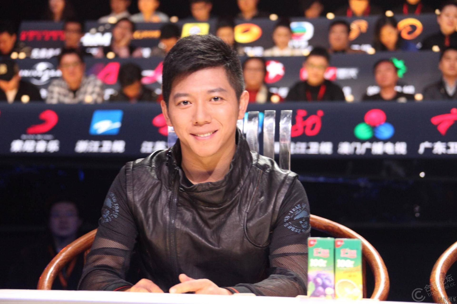 胡海泉录节目口罩,胡海泉微博最新视频