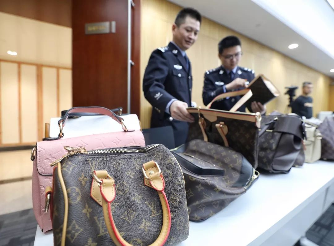 burberry围巾是什么档次,burberry围巾原价1980