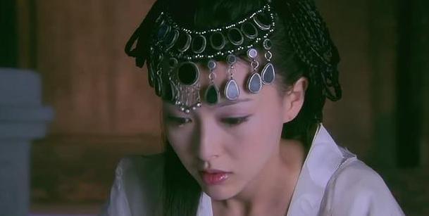 唐嫣古装红衣画眉,唐嫣孕期状态是什么样子的