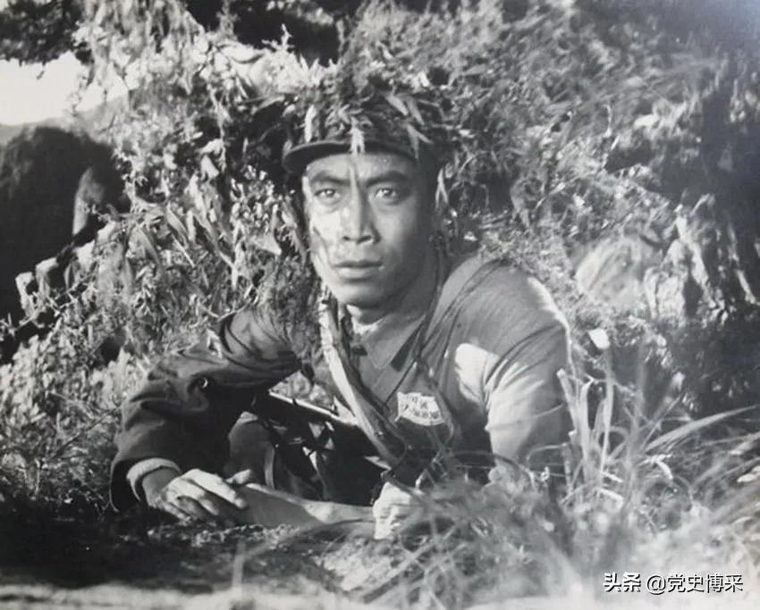 彭德怀建议拍摄《智取华山》，*青江**曾提出指导意见，*德朱**为其改名