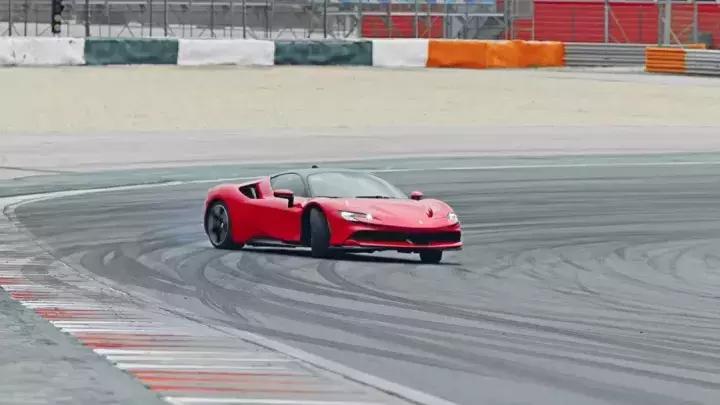 比*博兰**基尼大牛还贵法拉利！搭载3.9TV8发动机，最大马力1000匹