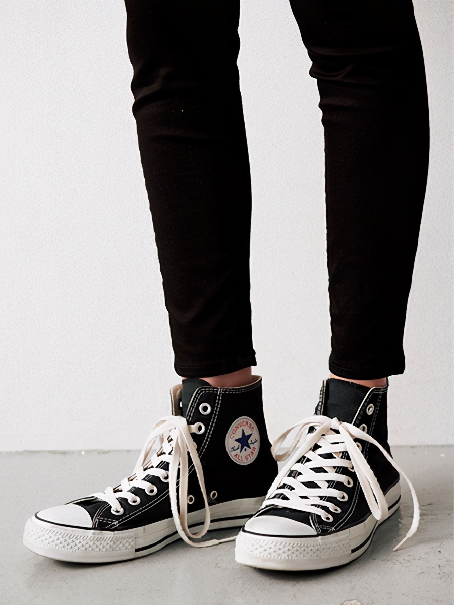 匡威鞋经典款低帮搭配,匡威经典款高帮鞋如何搭配裤子