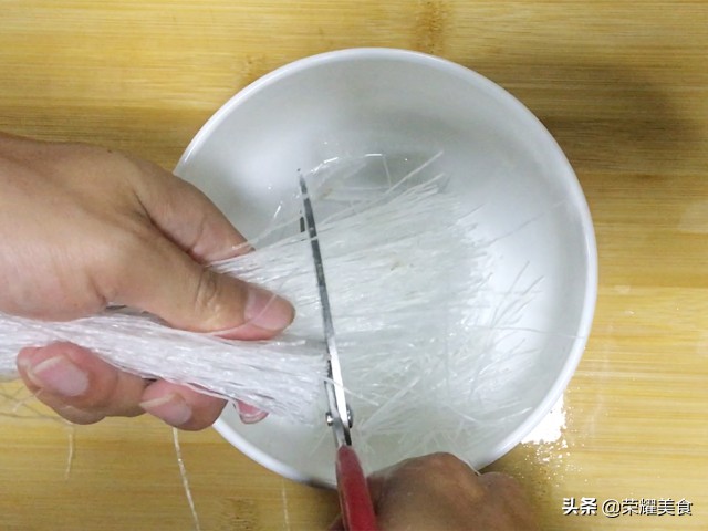 速冻的粉丝蒜蓉蒸扇贝蒸几分钟熟,蒜蓉蒸扇贝最正宗的做法视频