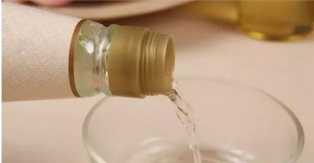 牙膏敷脸可以淡斑吗,牙膏加蜂蜜敷脸有什么效果