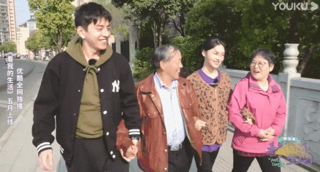 ‘家不能回’‘父母逼婚’‘躲不开的脏水’独居明星的真实生活