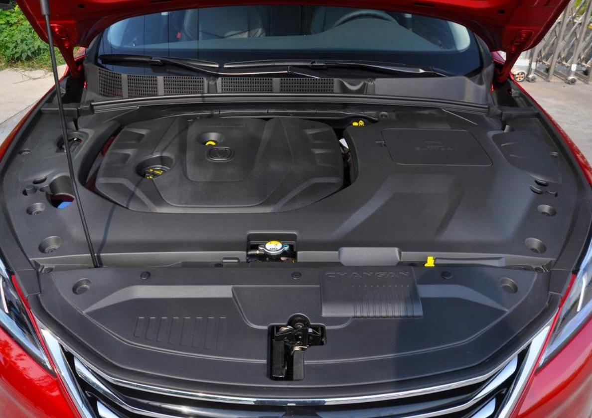 长安逸动xt到底值得买吗,国产两厢车哪款好看长安逸动xt