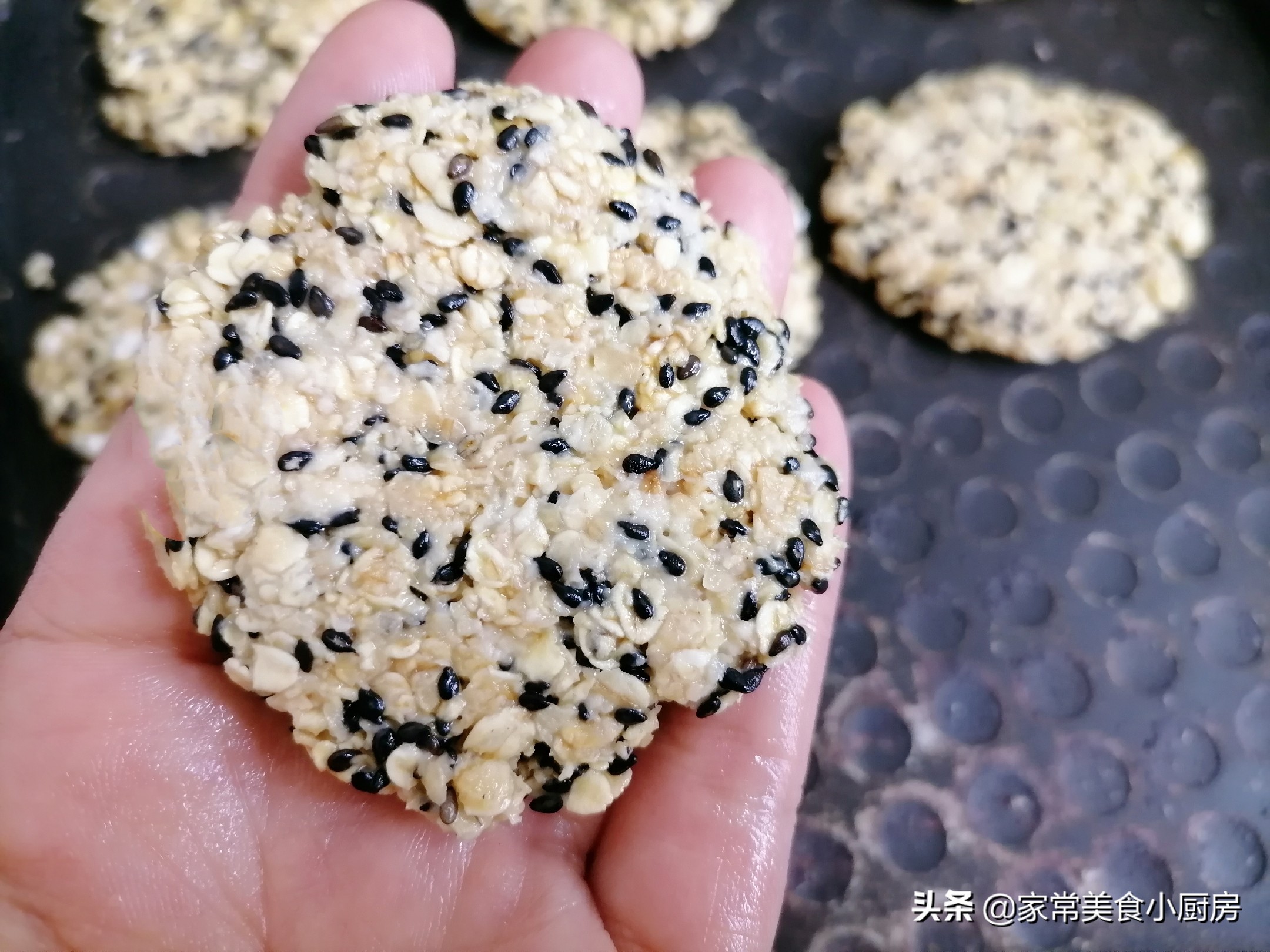 电饼铛怎么做燕麦饼干,自制减肥燕麦饼干无烤箱