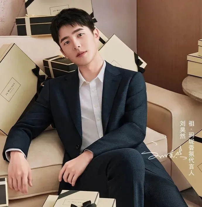 岁末圣诞元旦礼物,岁末钜惠圣诞狂欢购