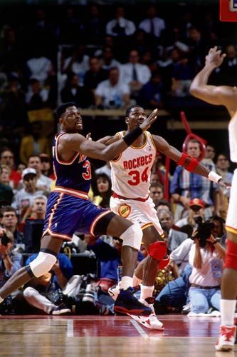 奥拉朱旺是最完美的中锋吗,被低估的中锋奥拉朱旺