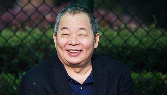 给国家足球队捐款一亿,给足球队的奖金