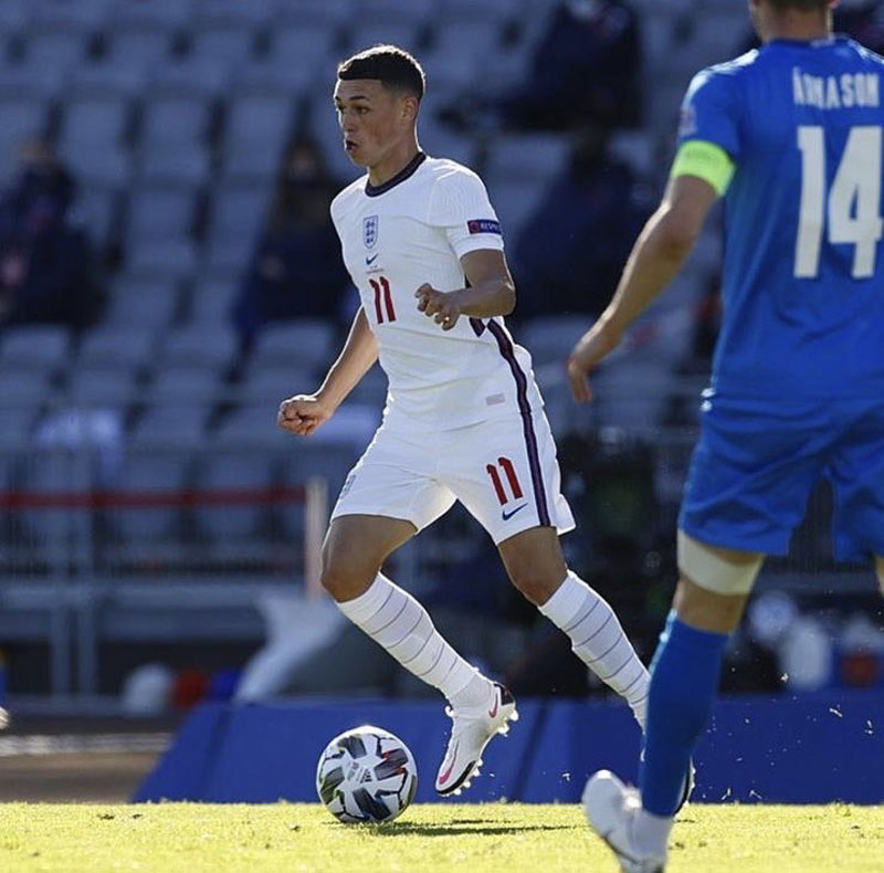 回顾最经典的一届欧洲杯足球赛事,欧洲杯最近精彩的足球比赛