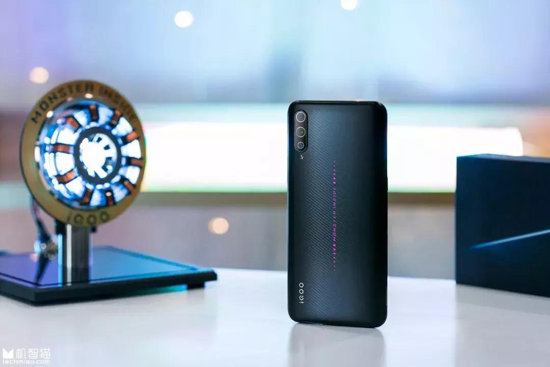 iqoo手机和小米9实际体验,vivoiqoo9和小米12哪个好