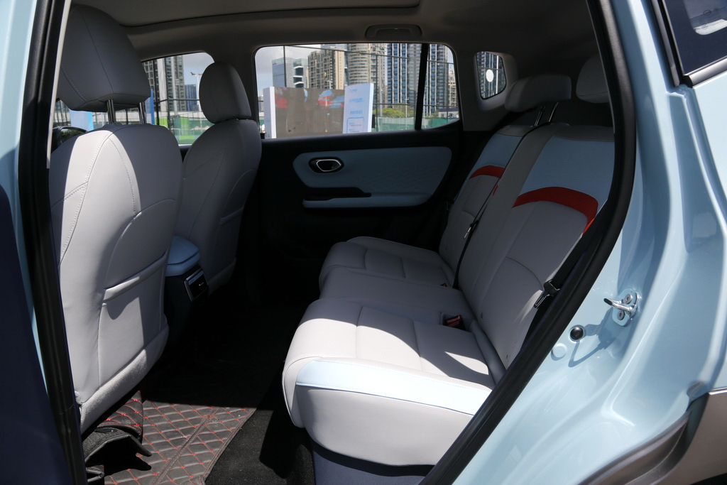 埃安y新增车型解读,埃安y最低配试驾