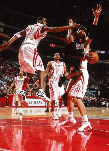 reebok艾弗森蓝白红球衣,reebok跟艾弗森什么关系