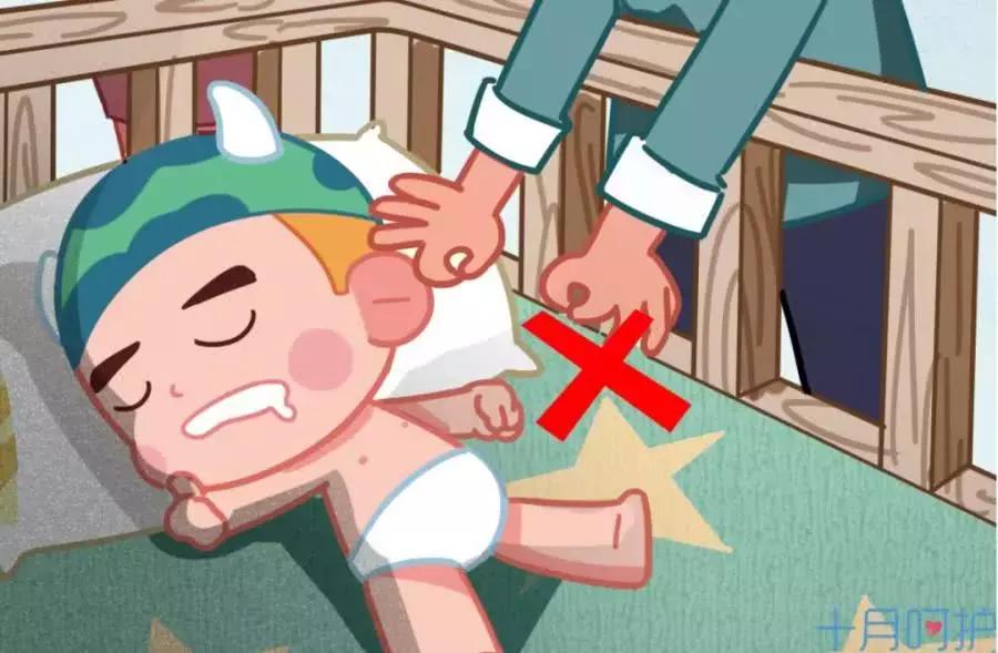 勃起、大姨妈，宝宝一出生就有这些羞羞的动作，正常吗？