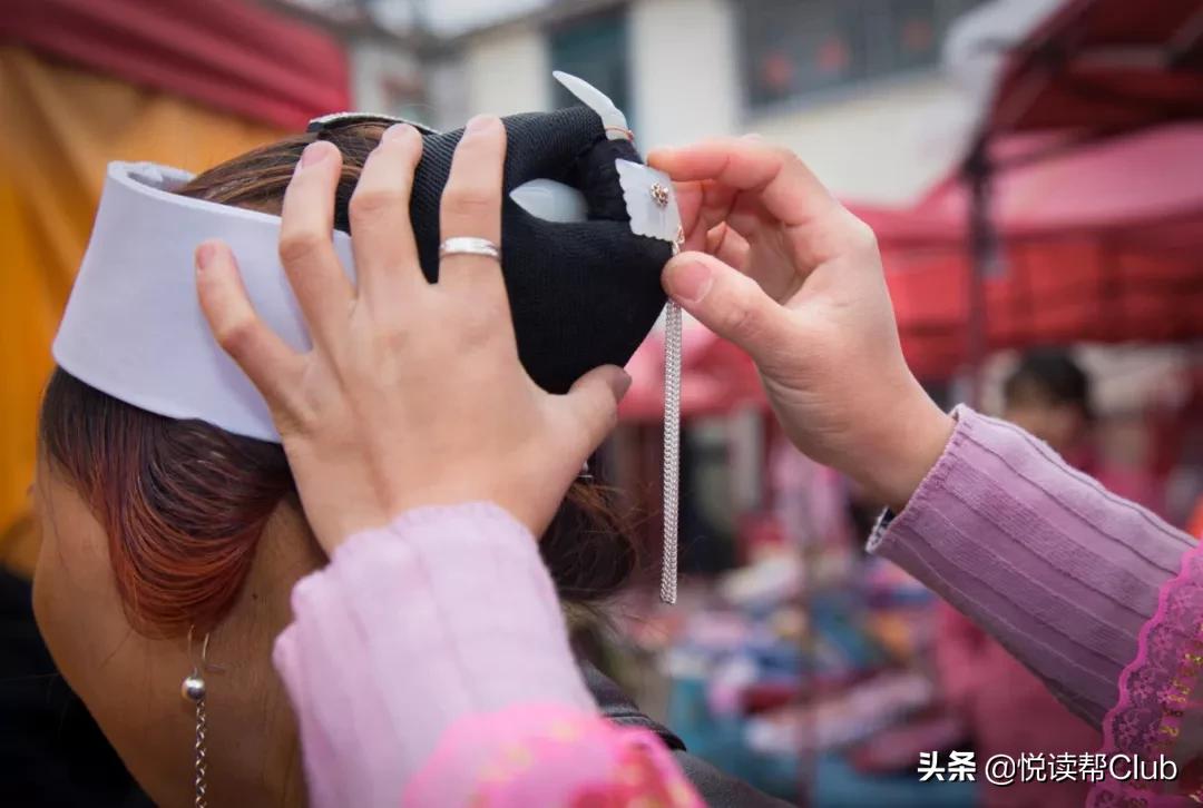 安顺风物|用一锤一凿守护一门手艺：安顺九龙屯的“银匠世家”