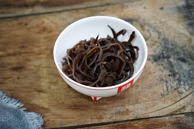 李子柒家月销95万的螺蛳粉，在家就能轻松搞定，好吃到流泪！