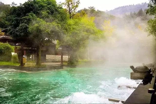 成都周边泡温泉滑雪推荐,成都滑雪泡温泉两日游