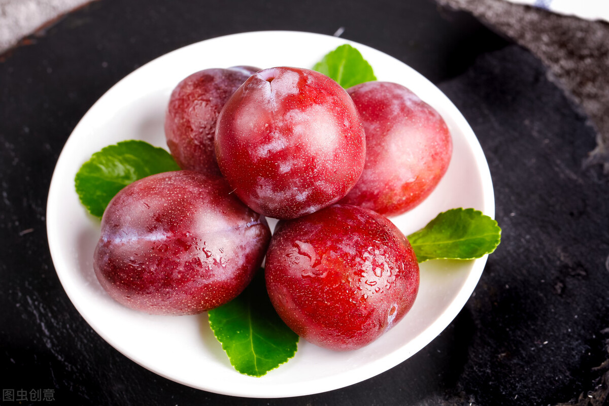 西梅硬的不甜怎么办,西梅硬怎么处理能软